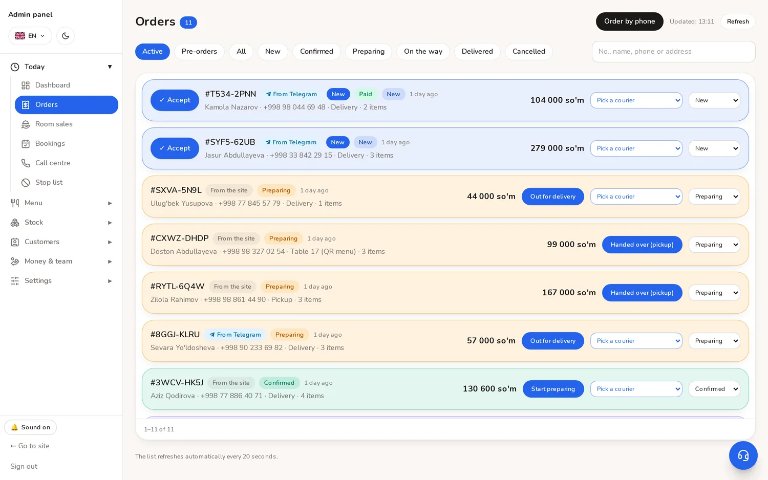 Active orders in the panel: customer, address, total and status
